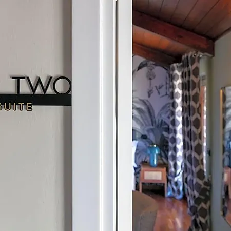 Pavean Bed & Breakfast 4*