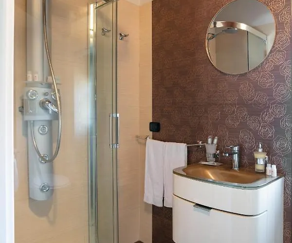 Pavean Bed and Breakfast 4*